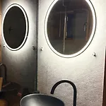 Hossaville Luxe