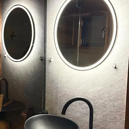 Hossaville Luxe